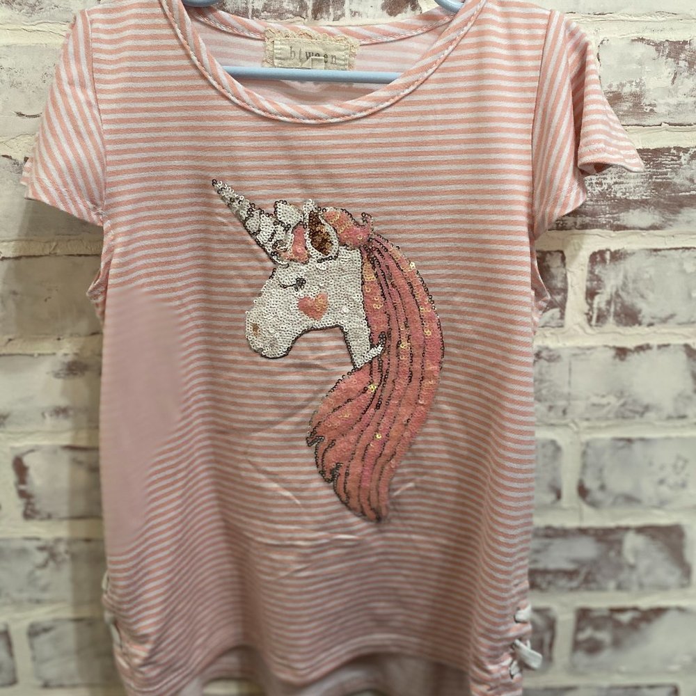 Striped t shirt adorned with sequined unicorn